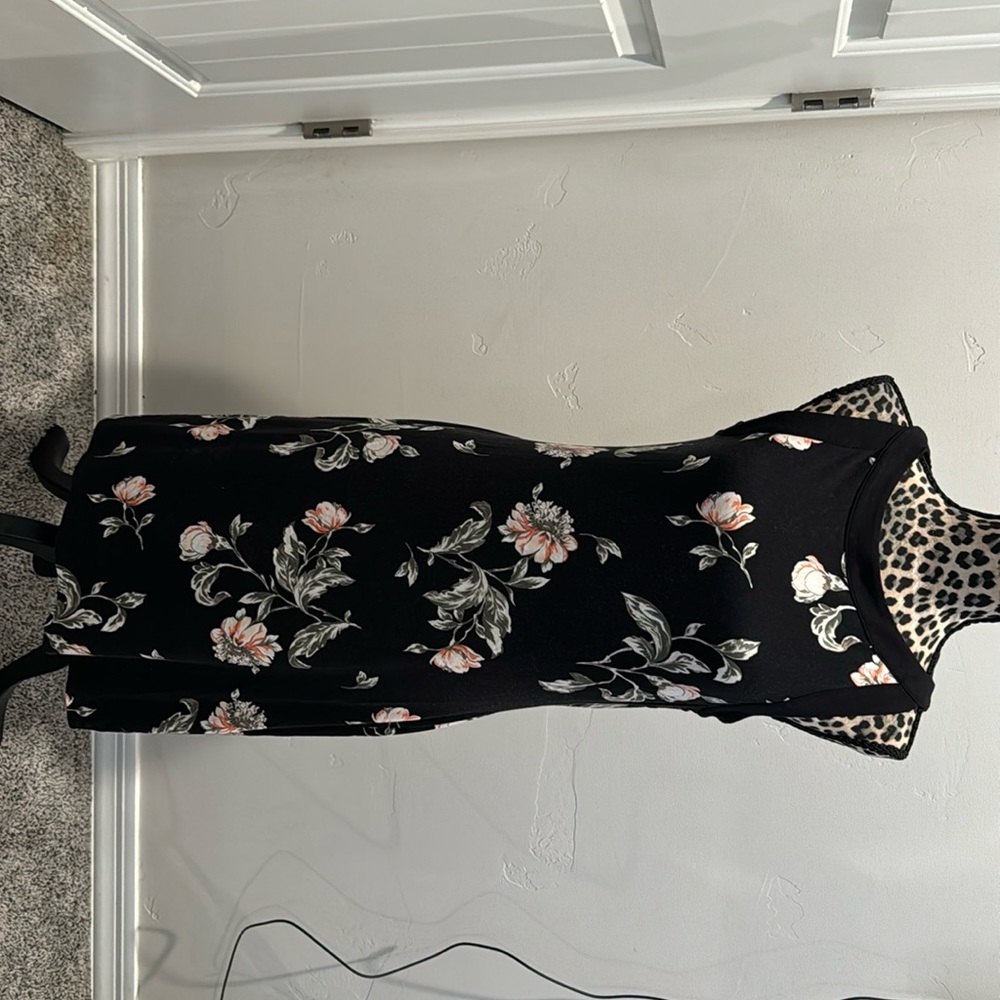 WHBM dress in very good condition size medium